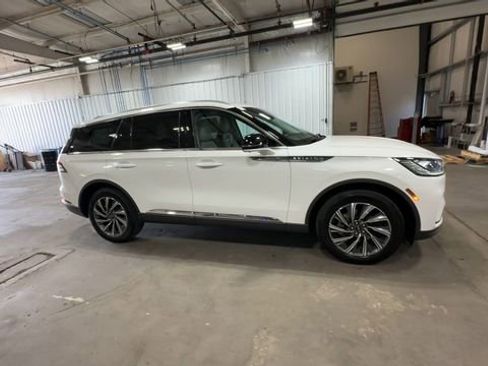Used 2025 Lincoln Aviator AWD w/ Equipment Group 101A image 13