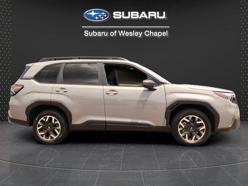 Certified 2025 Subaru Forester Premium w/ Convenience Package #1 AWD/4WD image 8