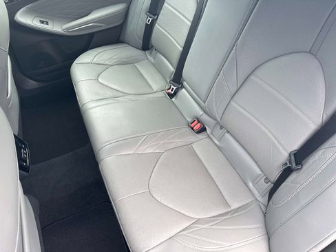 Used 2020 Toyota Avalon Limited image 12