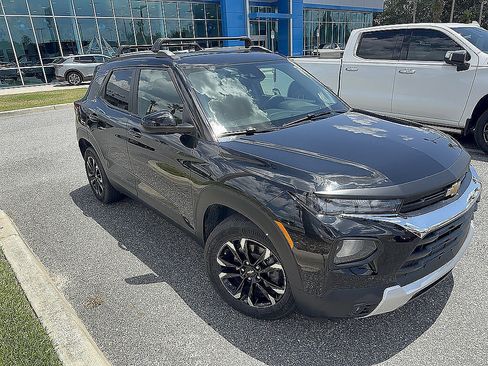Certified 2023 Chevrolet TrailBlazer LT w/ Convenience Package FWD image 83