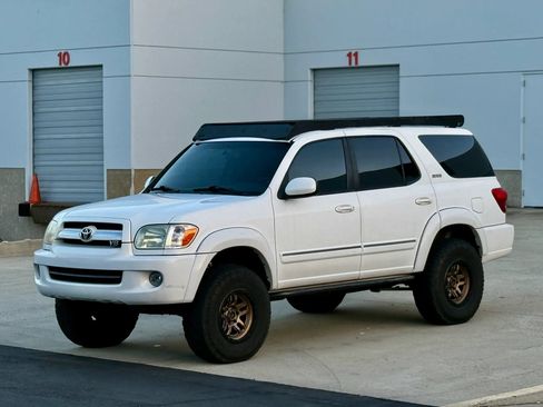 Used 2006 Toyota Sequoia SR5 AWD/4WD image 40