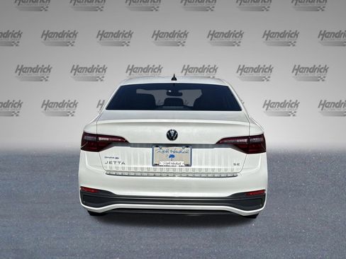 Used 2023 Volkswagen Jetta SE w/ Panoramic Sunroof Package image 9