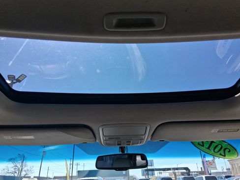 Used 2012 Honda Odyssey Touring Elite image 17