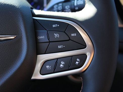 New 2026 Chrysler Pacifica Pinnacle image 16