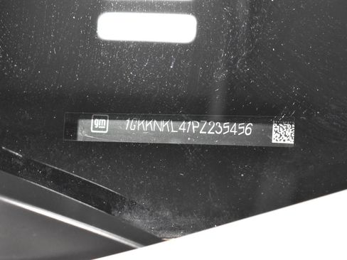 Used 2023 GMC Acadia SLE w/ Driver Convenience Package image 36