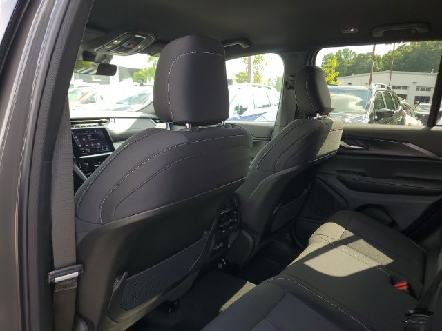 New 2026 Jeep Grand Cherokee Laredo AWD/4WD image 12