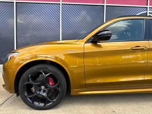 Used 2023 Alfa Romeo Stelvio Veloce AWD/4WD image 16