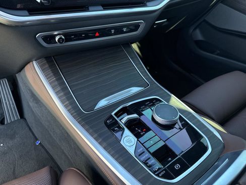 Used 2024 BMW X5 xDrive40i w/ Premium Package image 27