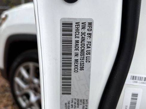 Used 2025 Jeep Compass Limited image 24