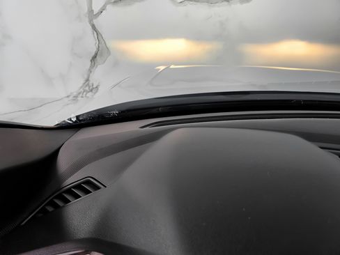 Used 2020 Volkswagen Tiguan SE R-Line image 26