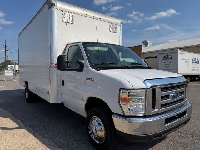 Used 2017 Ford E-450 and Econoline 450 Super Duty w/ Power Windows & Locks Group RWD image 3
