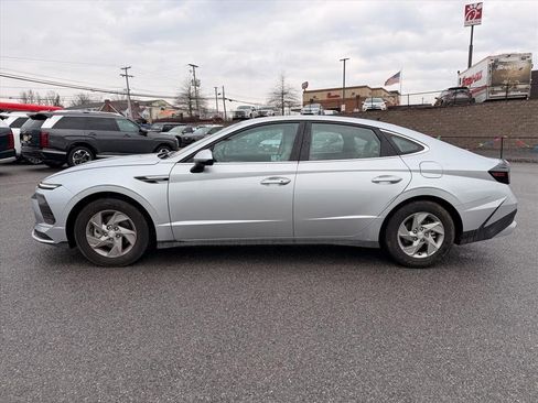 Used 2025 Hyundai Sonata SE image 3