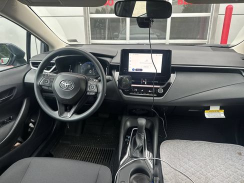 Used 2026 Toyota Corolla LE FWD image 9