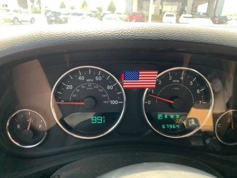 Used 2012 Jeep Wrangler Unlimited Rubicon w/ Connectivity Group AWD/4WD image 9