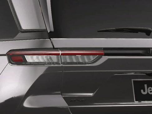 New 2025 Jeep Grand Cherokee Limited w/ Black Appearance Package image 11