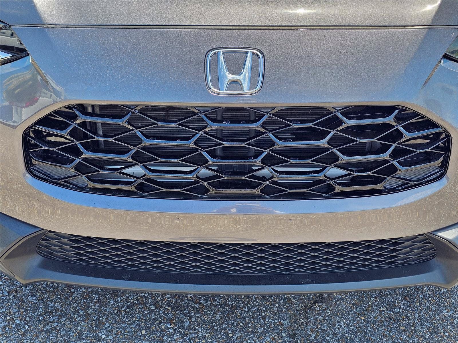 Used 2025 Honda HR-V LX image 3