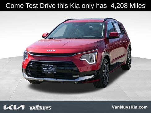 Certified 2025 Kia Niro EX Touring image 7
