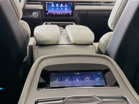 New 2026 Lincoln Navigator Reserve w/ Jet Appearance Package AWD/4WD image 28