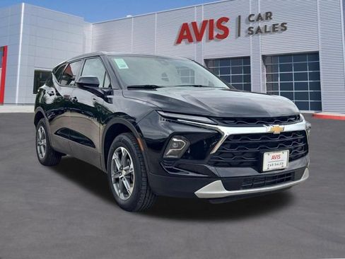 Used 2025 Chevrolet Blazer LT AWD/4WD image 3