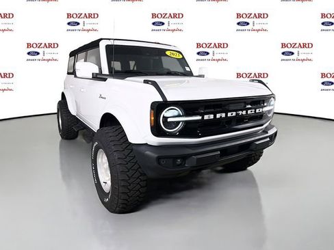 Used 2023 Ford Bronco Outer Banks AWD/4WD image 1