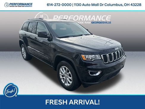 Used 2021 Jeep Grand Cherokee Laredo image 1