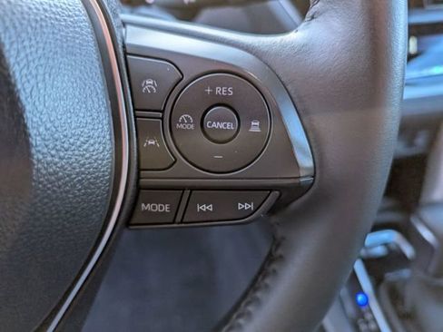 Used 2024 Toyota Corolla Cross XSE image 19
