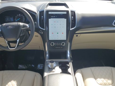 Certified 2024 Ford Edge Titanium image 16