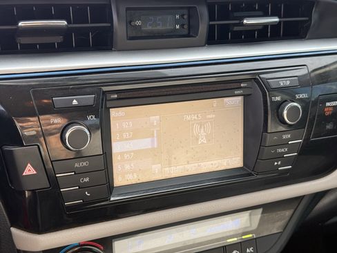 Used 2016 Toyota Corolla LE image 20