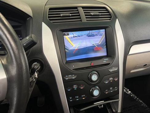Used 2013 Ford Explorer XLT FWD image 23