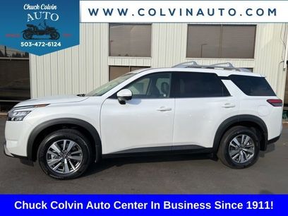 New 2025 Nissan Pathfinder SL w/ Lighting Package (N92)