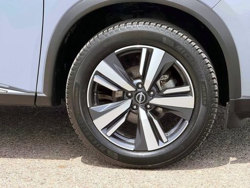 Used 2023 Nissan Rogue SL AWD/4WD image 9