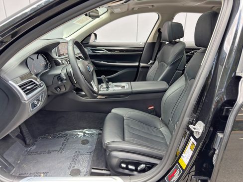 Used 2019 BMW 740i RWD image 16