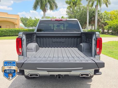 New 2026 GMC Sierra 1500 Denali Ultimate w/ LPO, Black Badging Package AWD/4WD image 5