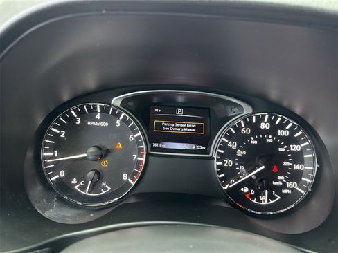 Used 2016 Nissan Pathfinder Platinum w/ Family Entertainment Package image 21