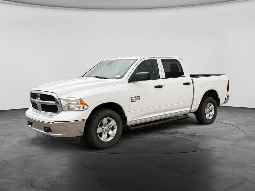 Used 2022 RAM 1500 Classic SLT AWD/4WD image 3