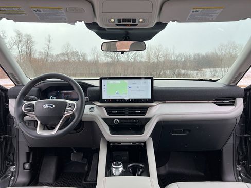 Used 2025 Ford Explorer Active w/ Active Comfort Package image 20