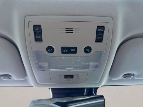 Used 2018 Lexus IS 300 w/ Comfort Package RWD image 20