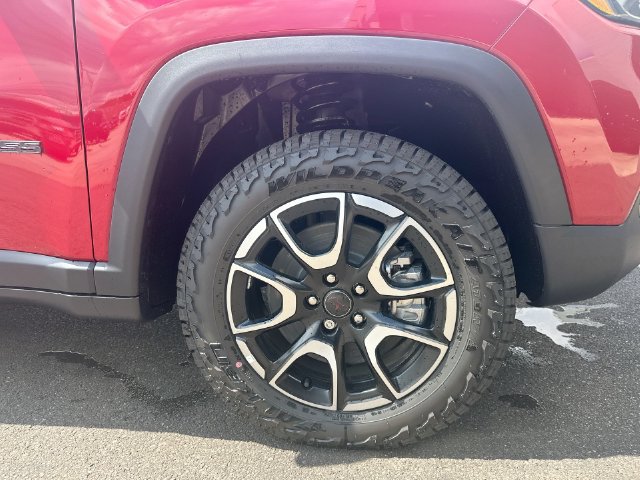 New 2026 Jeep Compass Trailhawk AWD/4WD image 13
