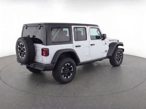 Used 2025 Jeep Wrangler Unlimited Rubicon 4xe w/ Convenience Group AWD/4WD image 4