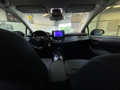 Used 2025 Toyota Corolla LE FWD image 18