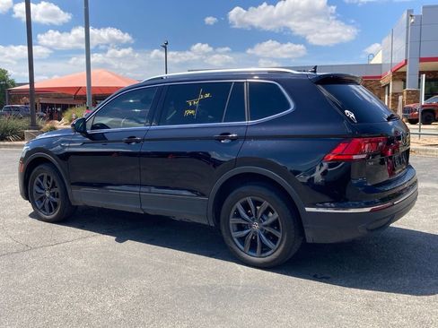 Used 2022 Volkswagen Tiguan SE image 6