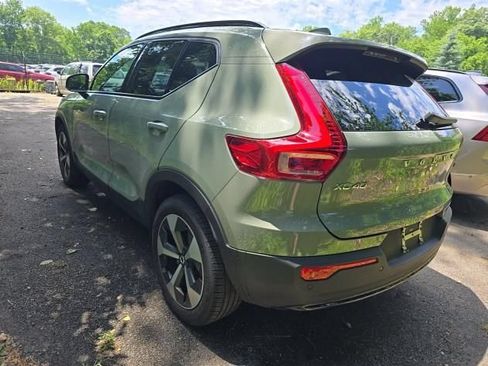 Used 2025 Volvo XC40 B5 Plus AWD/4WD image 3