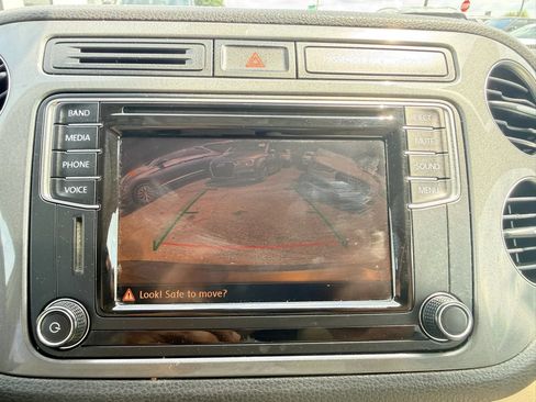 Used 2017 Volkswagen Tiguan S FWD image 23