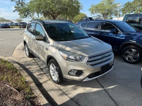 Used 2018 Ford Escape SE AWD/4WD image 2