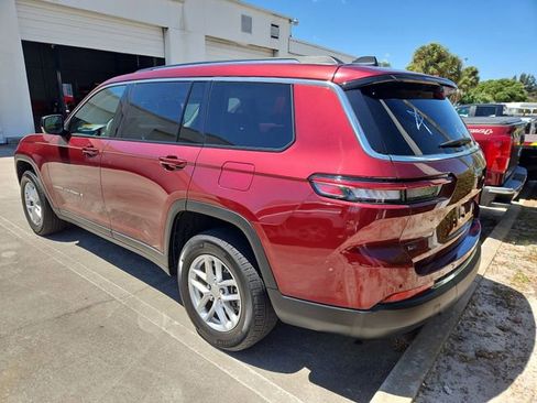 Used 2023 Jeep Grand Cherokee L Laredo image 4
