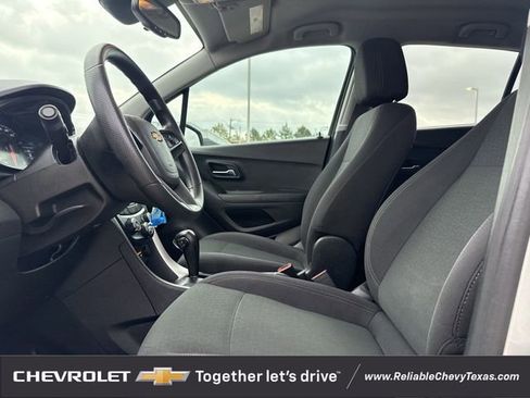 Used 2020 Chevrolet Trax LS w/ Tint and Cruise Package FWD image 24