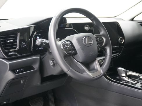 Used 2025 Lexus NX 250 FWD w/ Premium Package image 9