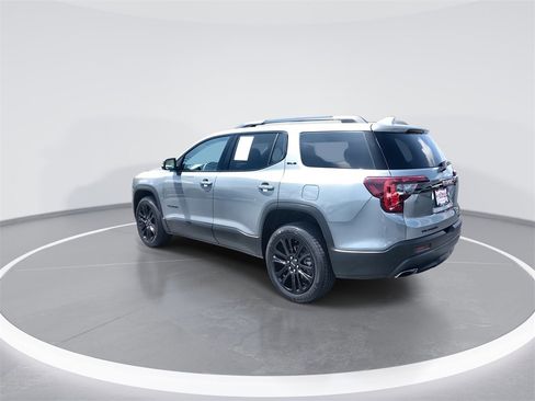 Used 2023 GMC Acadia SLE w/ Driver Convenience Package image 6