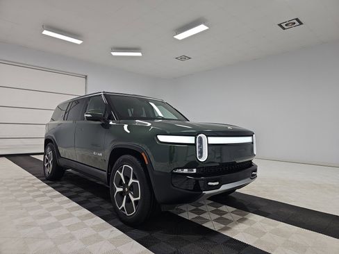 Used 2023 Rivian R1S Adventure image 7