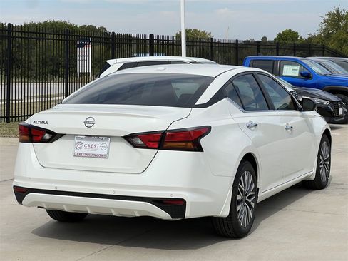 New 2025 Nissan Altima 2.5 SV image 4